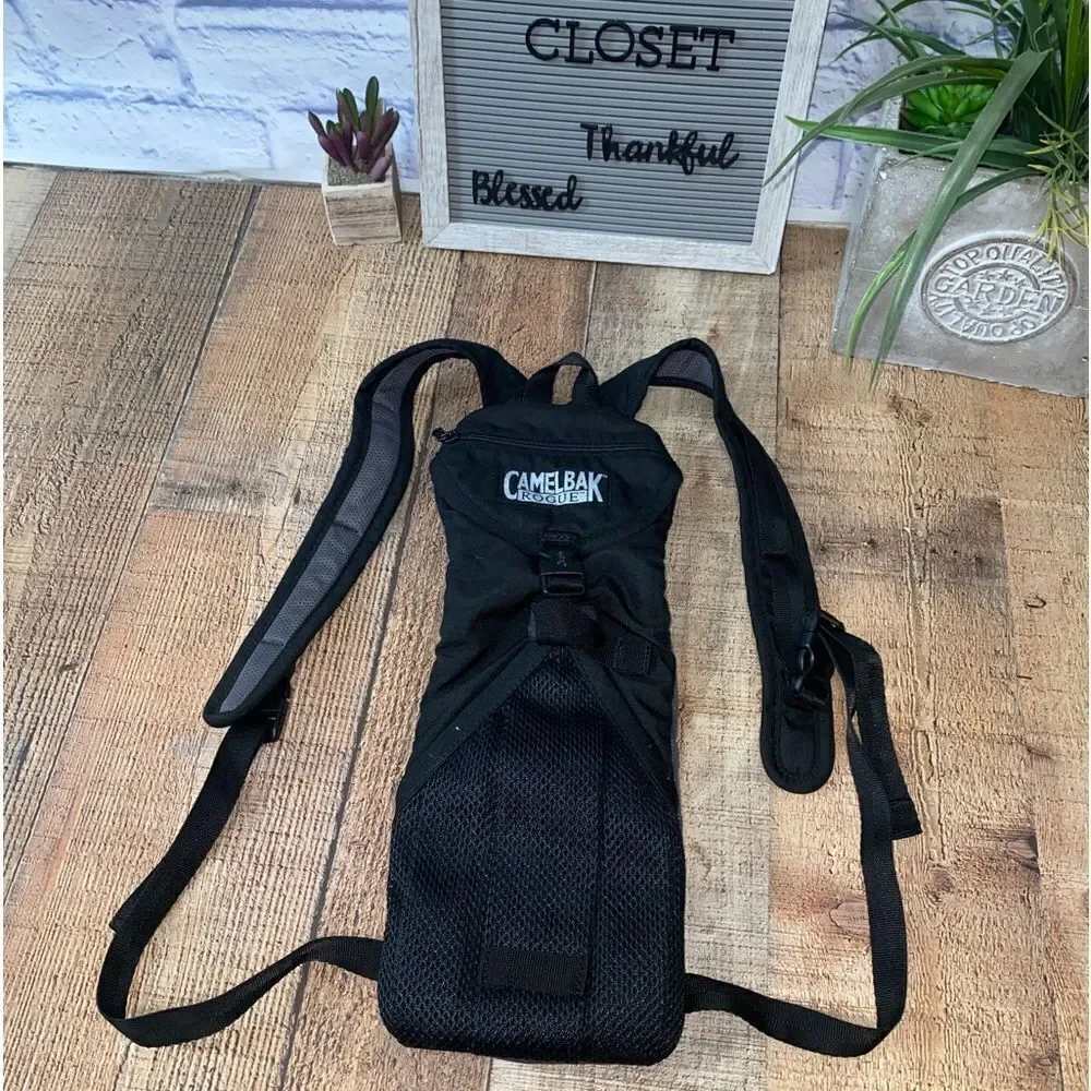Camelbak Black Rogue Backpack Hiking Camping Running Black no bladder